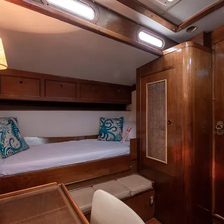 Classic Boat Monte-carlo بوتيل مونتي كارلو